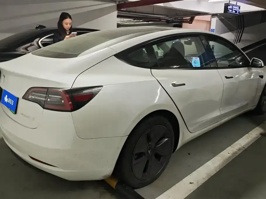 Tesla Model 3 — фото 4