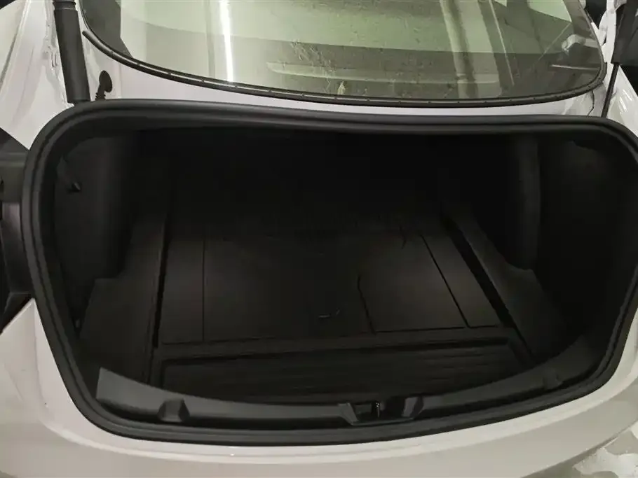 Tesla Model 3 — фото 2