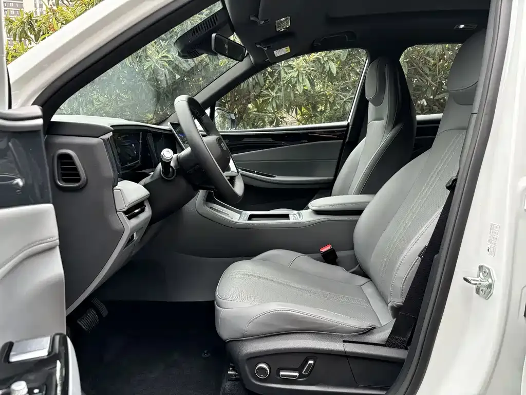 Geely Galaxy L7 — фото 6