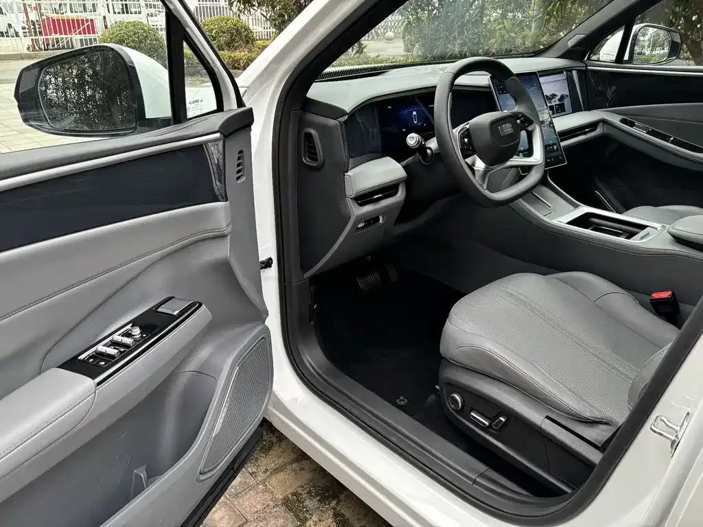 Geely Galaxy L7 — фото 10