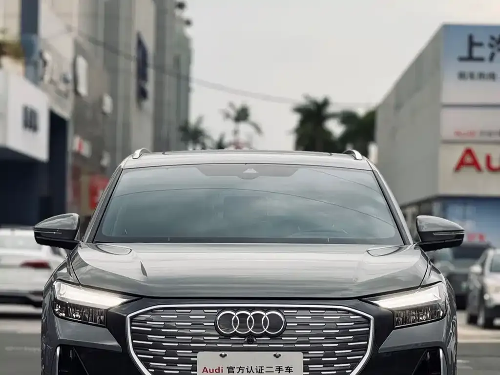 Audi Q4 e-tron — фото 7