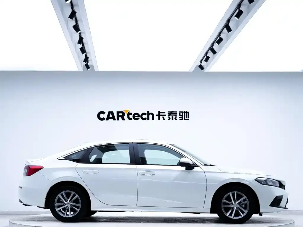 Honda Civic — фото 10