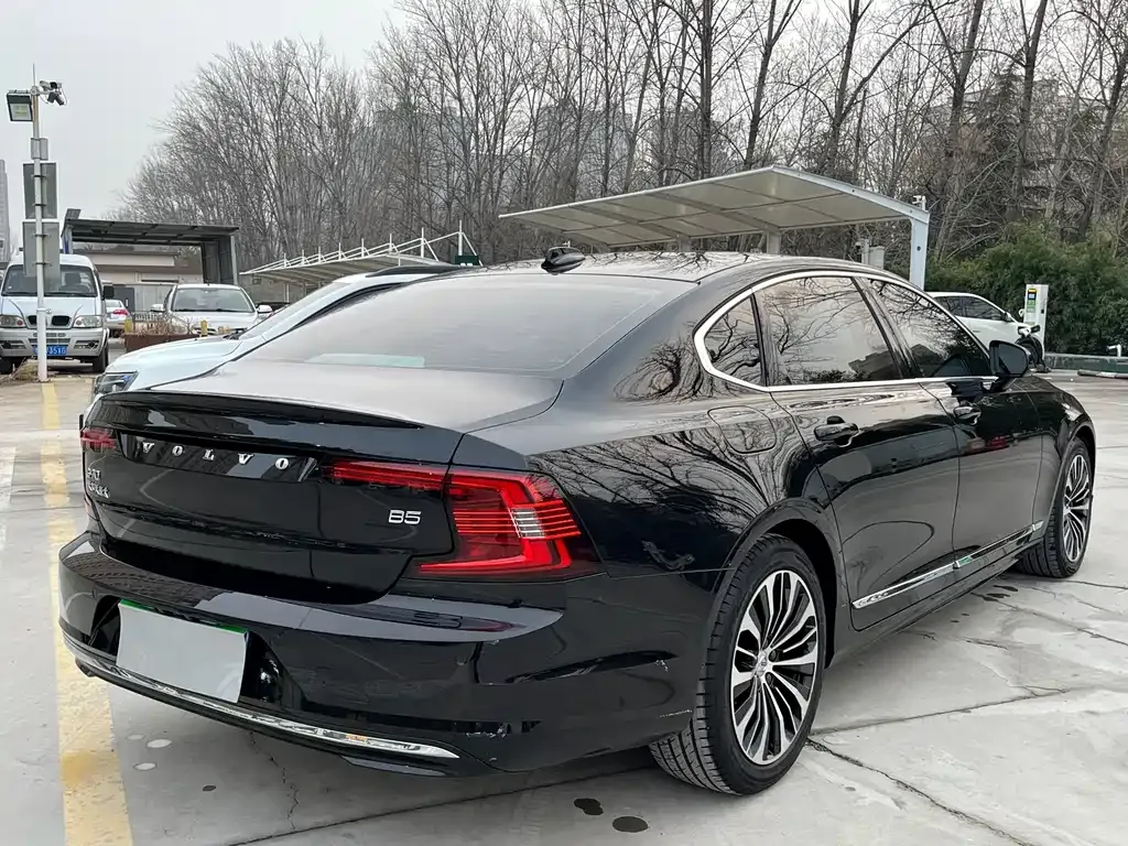 Volvo S90 — фото 3