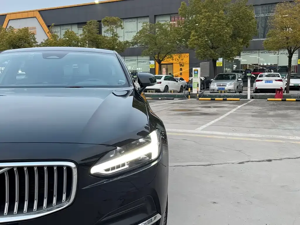 Volvo S90 — фото 4