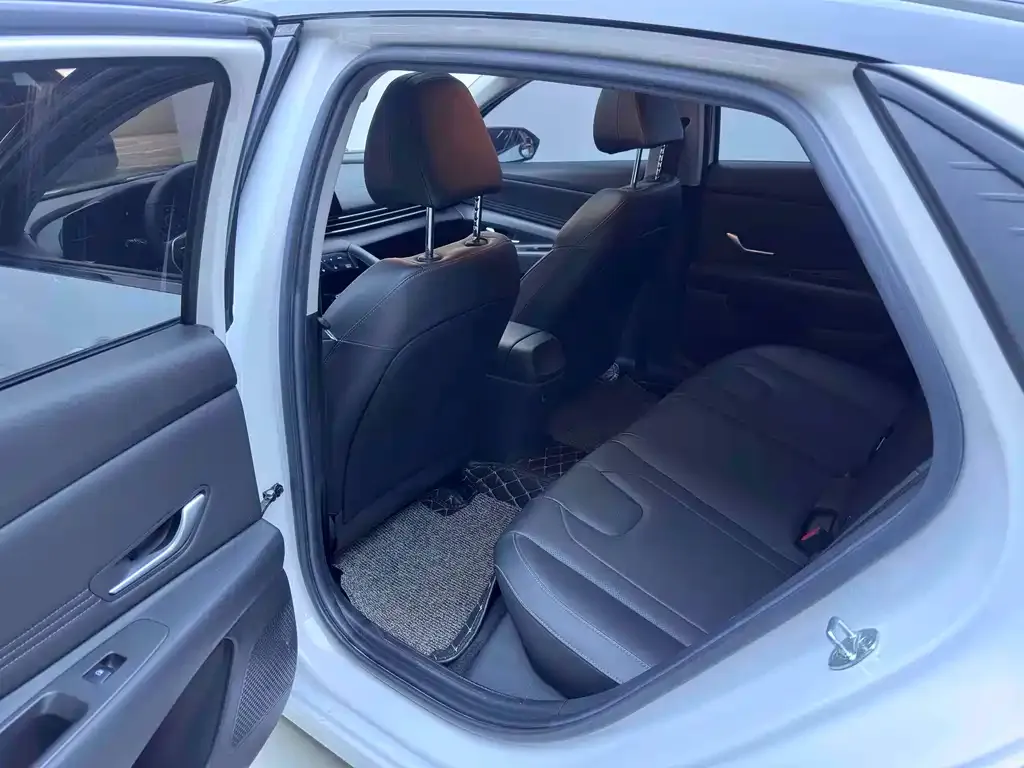 Hyundai Elantra 2021 из CN, фото 9