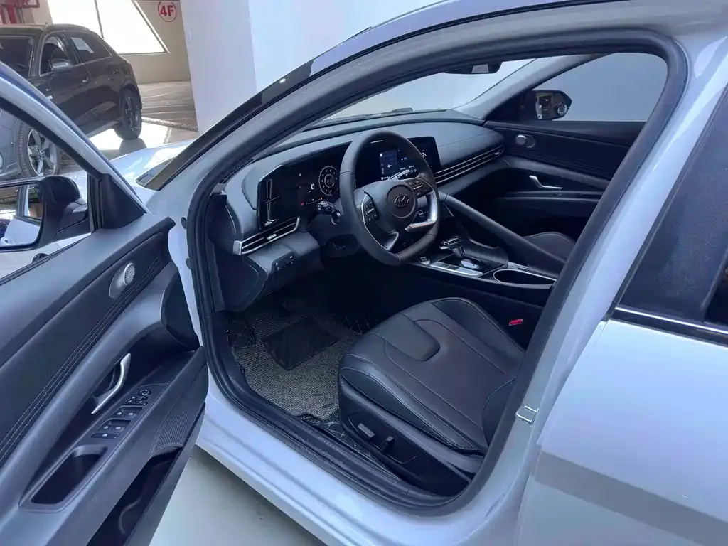 Hyundai Elantra 2021 из CN, фото 10