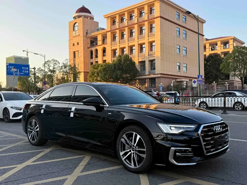 Audi A6L — фото 8