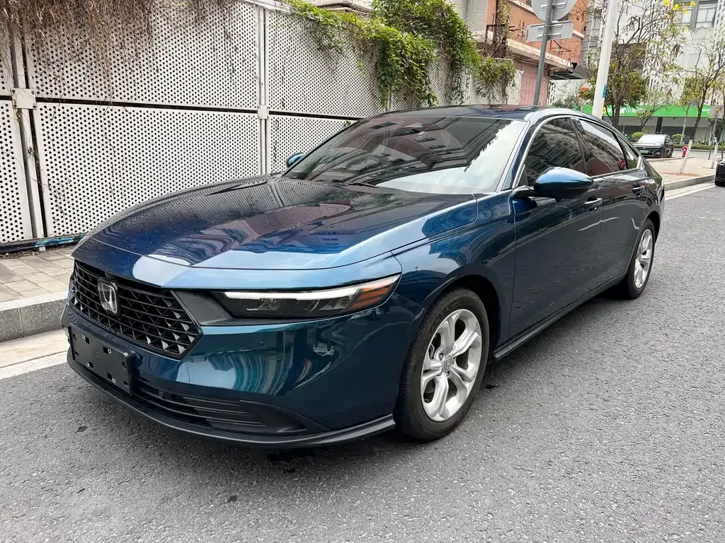 Honda Accord — фото 1