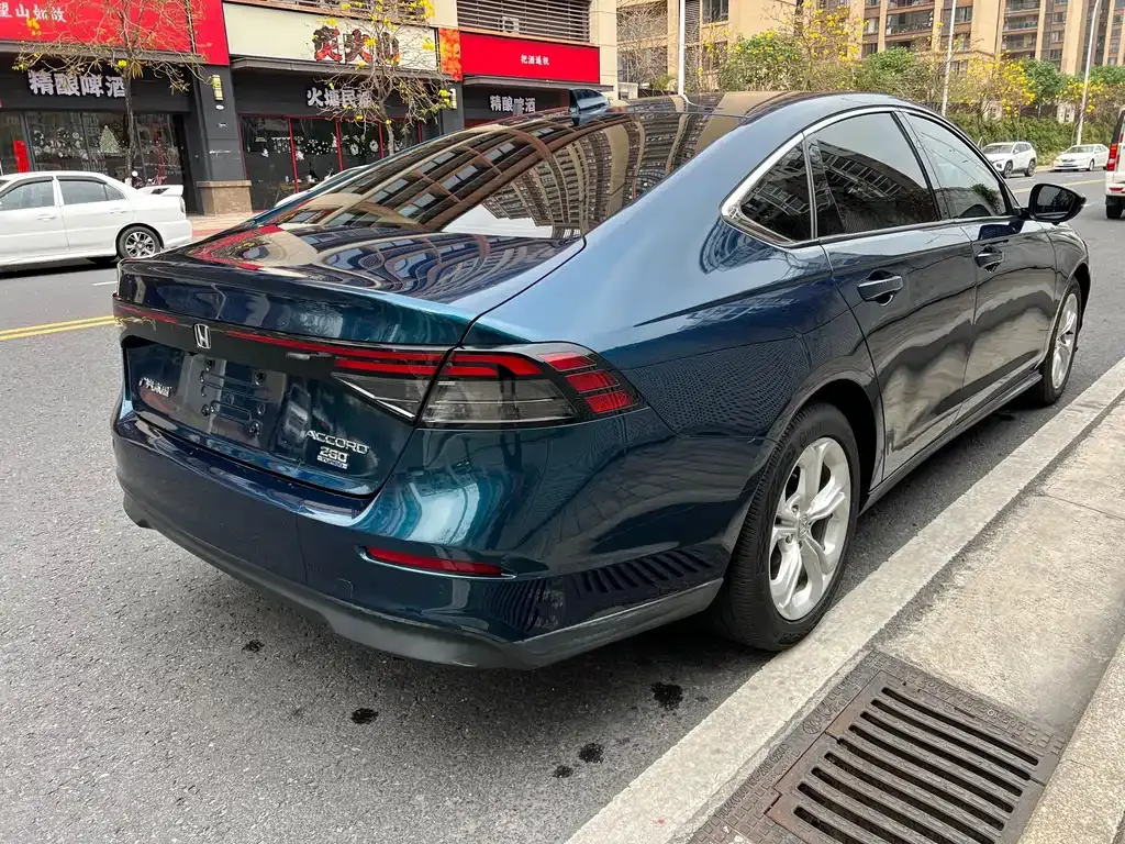 Honda Accord — фото 9