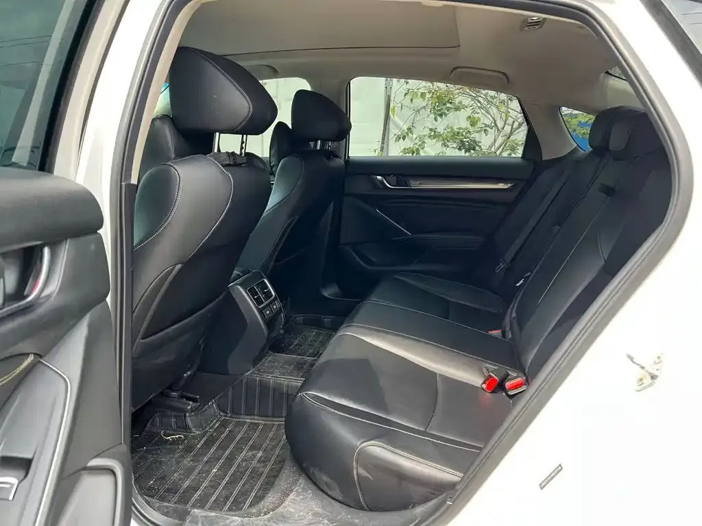 Honda Accord — фото 4