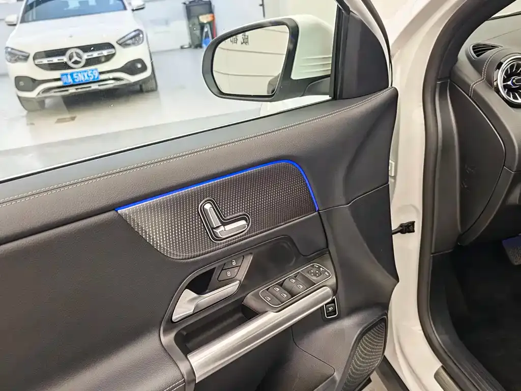 Mercedes-Benz GLA 2023 из CN, фото 3