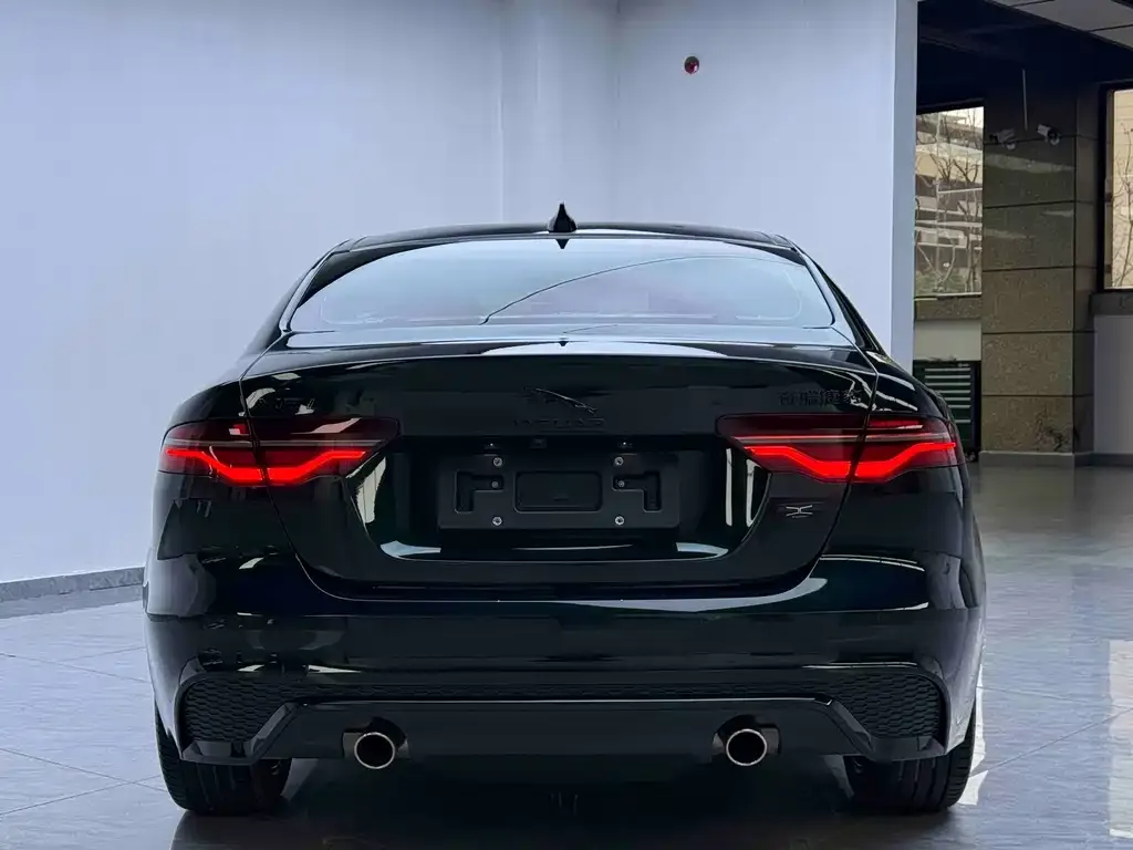 Jaguar XEL — фото 2