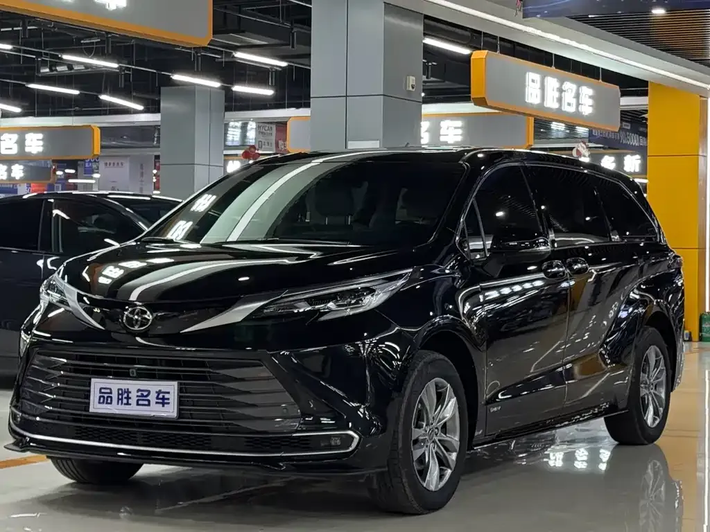 Toyota Sienna 2025 из CN, фото 1