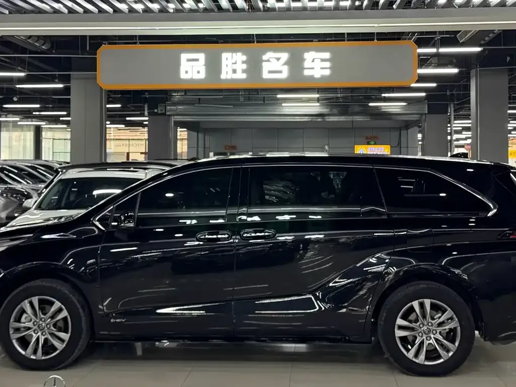 Toyota Sienna 2025 из CN, фото 3