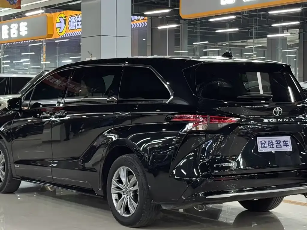 Toyota Sienna 2025 из CN, фото 4