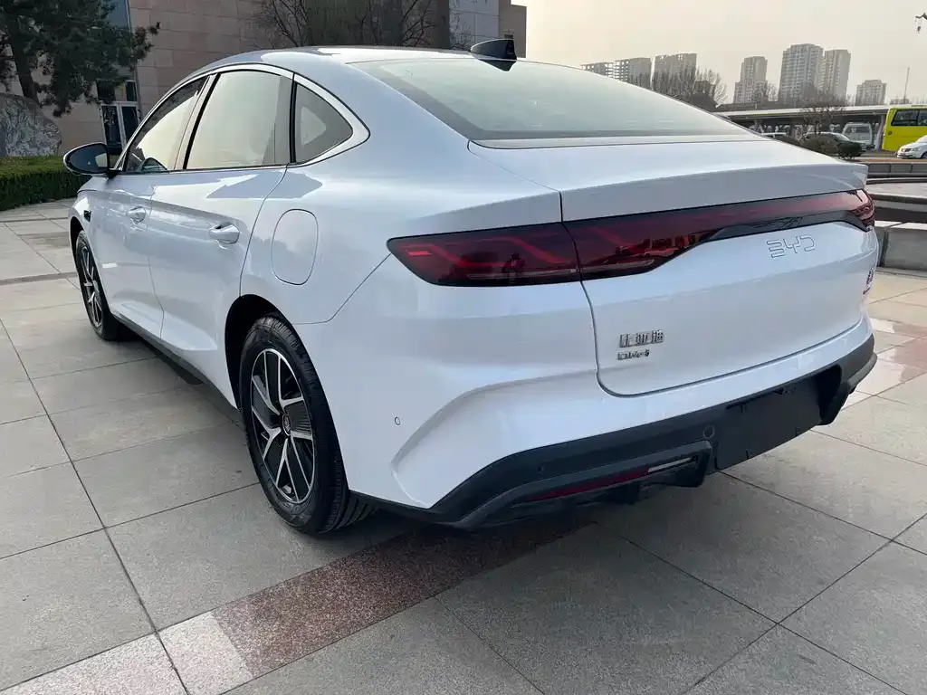 BYD Qin L — фото 8