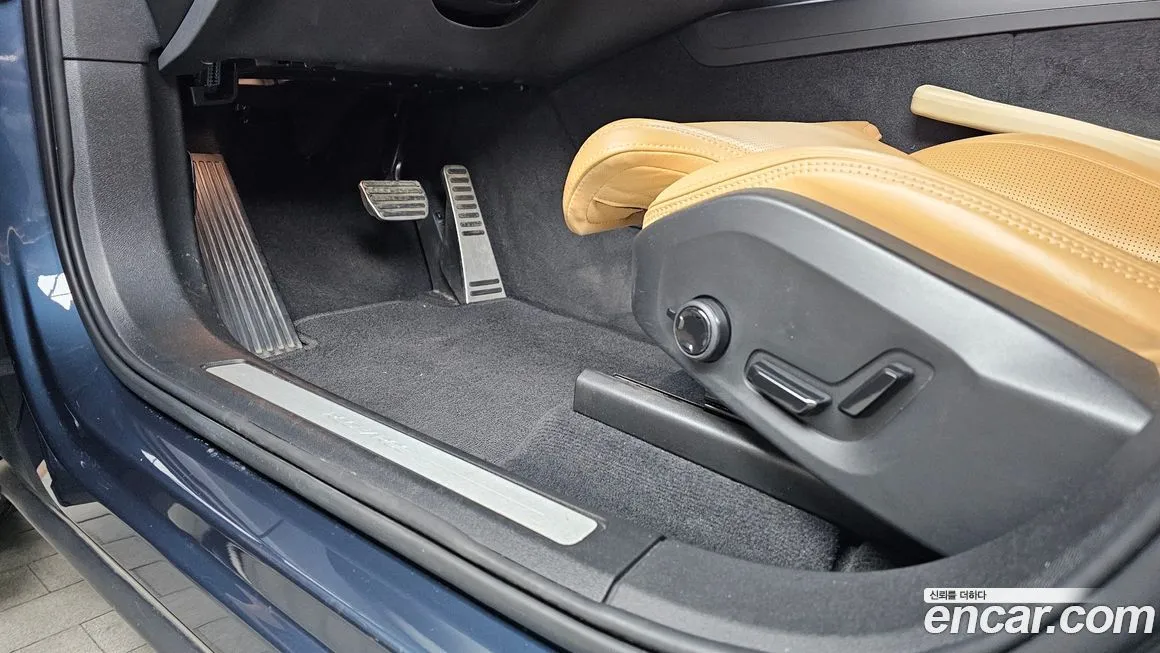 Volvo XC60 2022 из KR, фото 8