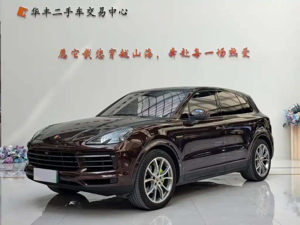 Porsche Cayenne Hybrid — фото 1