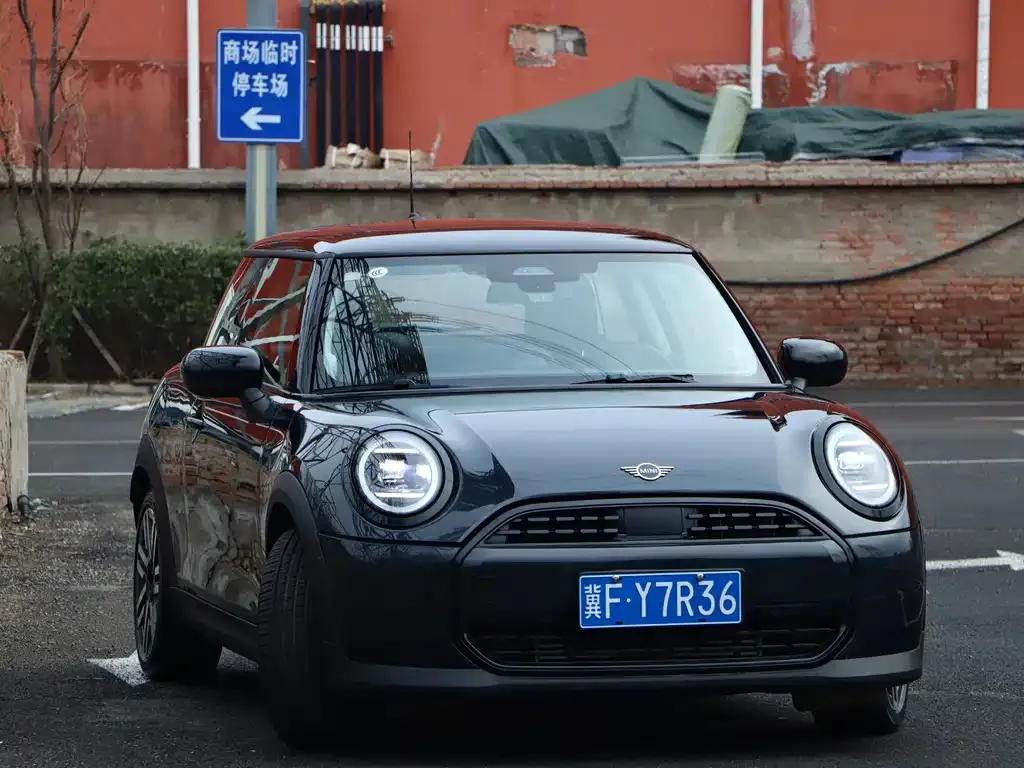 MINI Cooper (3-door) 2025 из CN, фото 3