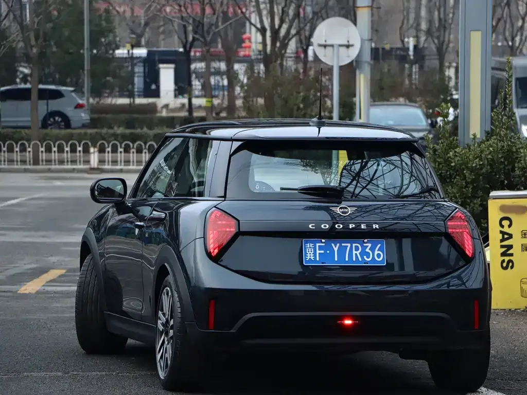MINI Cooper (3-door) 2025 из CN, фото 9