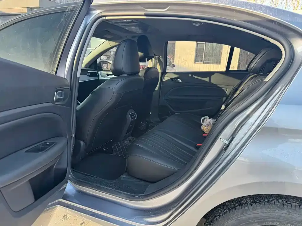 Peugeot 408 2025 из CN, фото 2