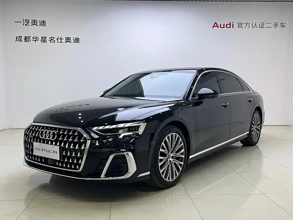 Audi A8 — фото 1