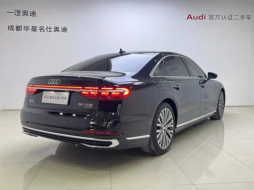 Audi A8 — фото 2