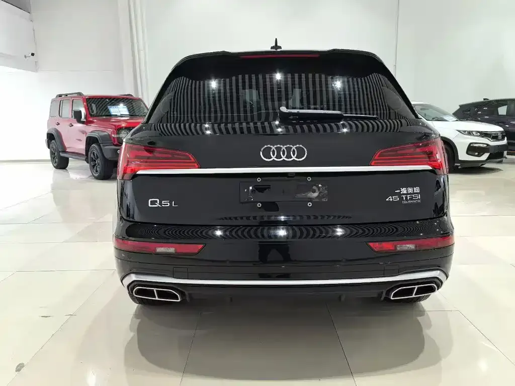 Audi Q5L — фото 3