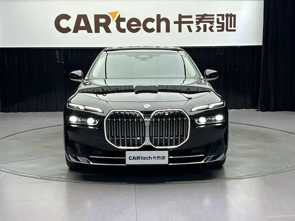 BMW 7 Series 2024 из CN, фото 2