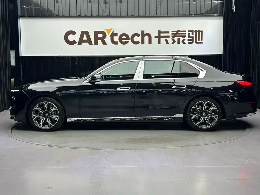 BMW 7 Series 2024 из CN, фото 6