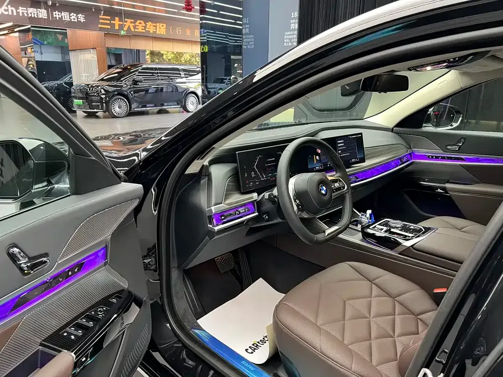 BMW 7 Series 2024 из CN, фото 8