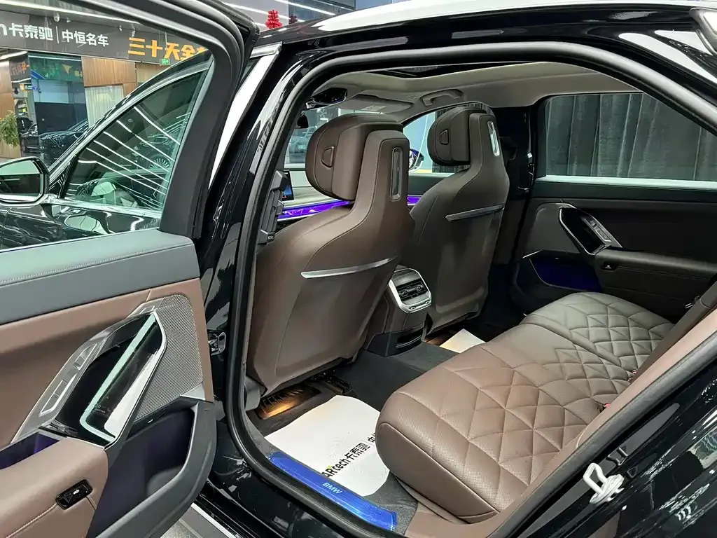 BMW 7 Series 2024 из CN, фото 7