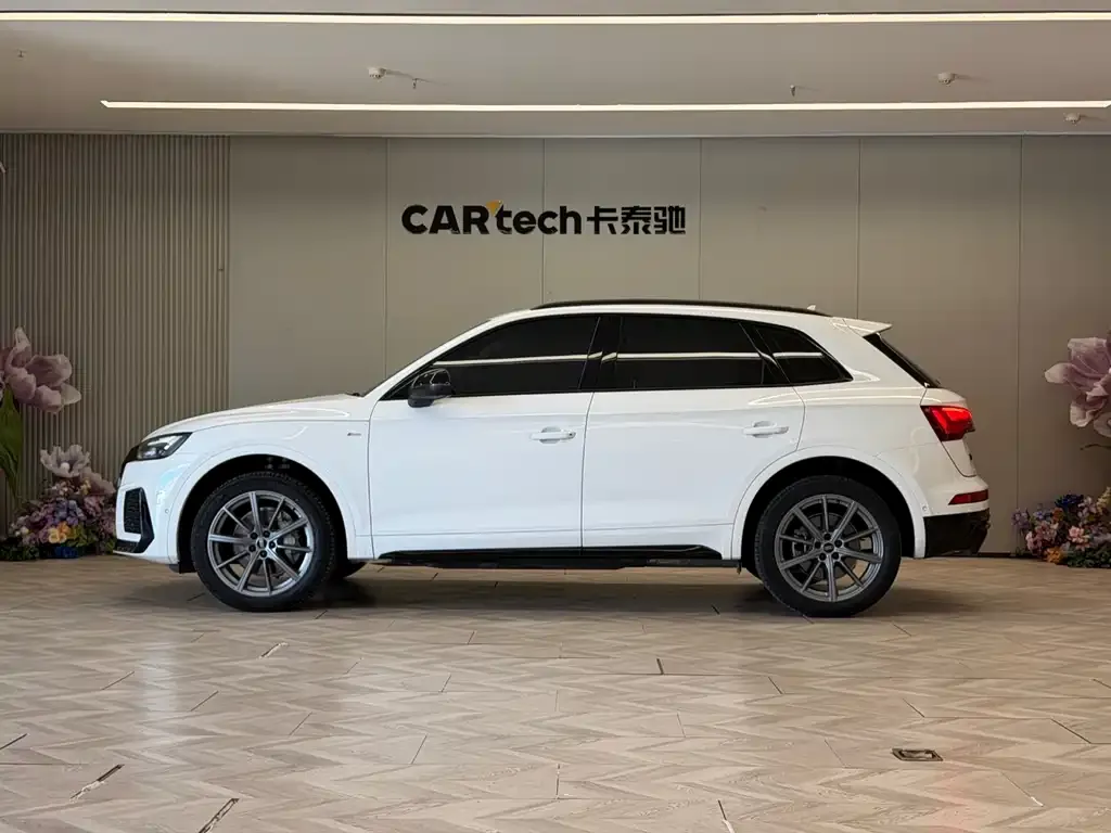 Audi Q5L — фото 4