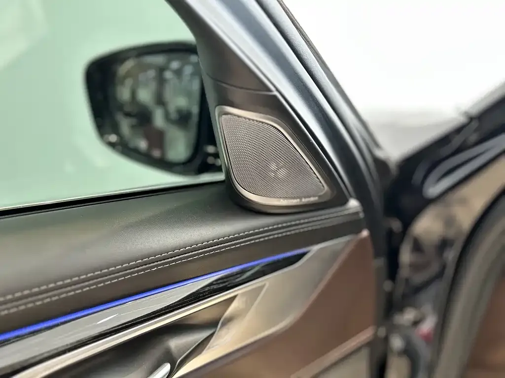 BMW 7 Series — фото 10