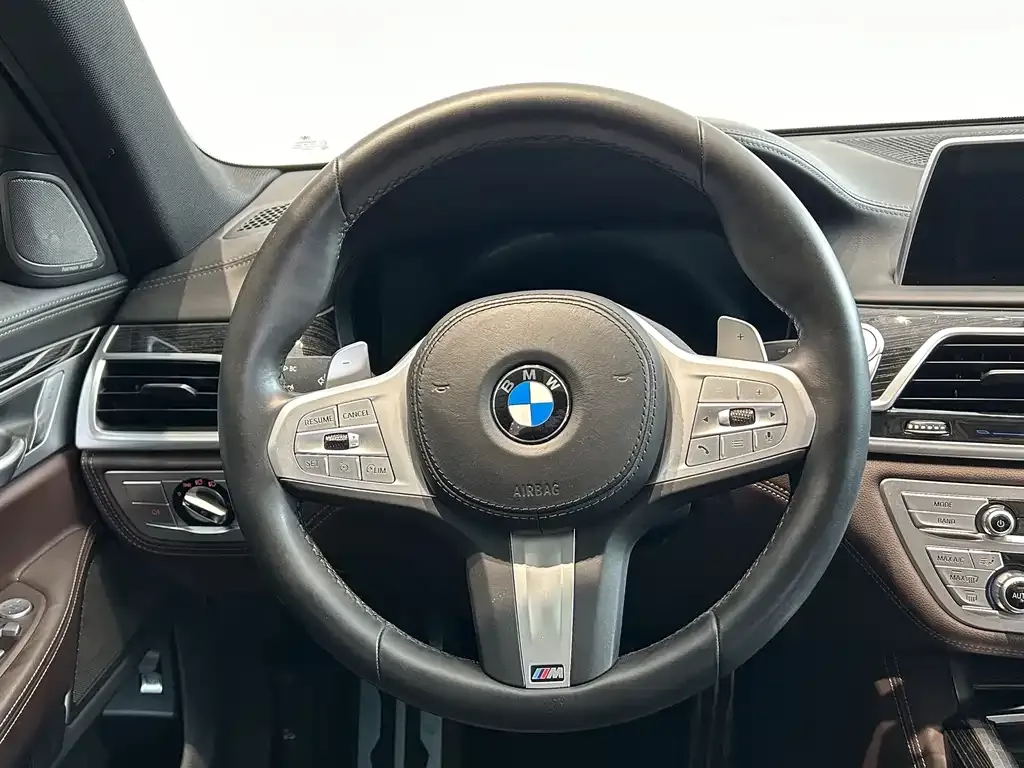 BMW 7 Series — фото 9
