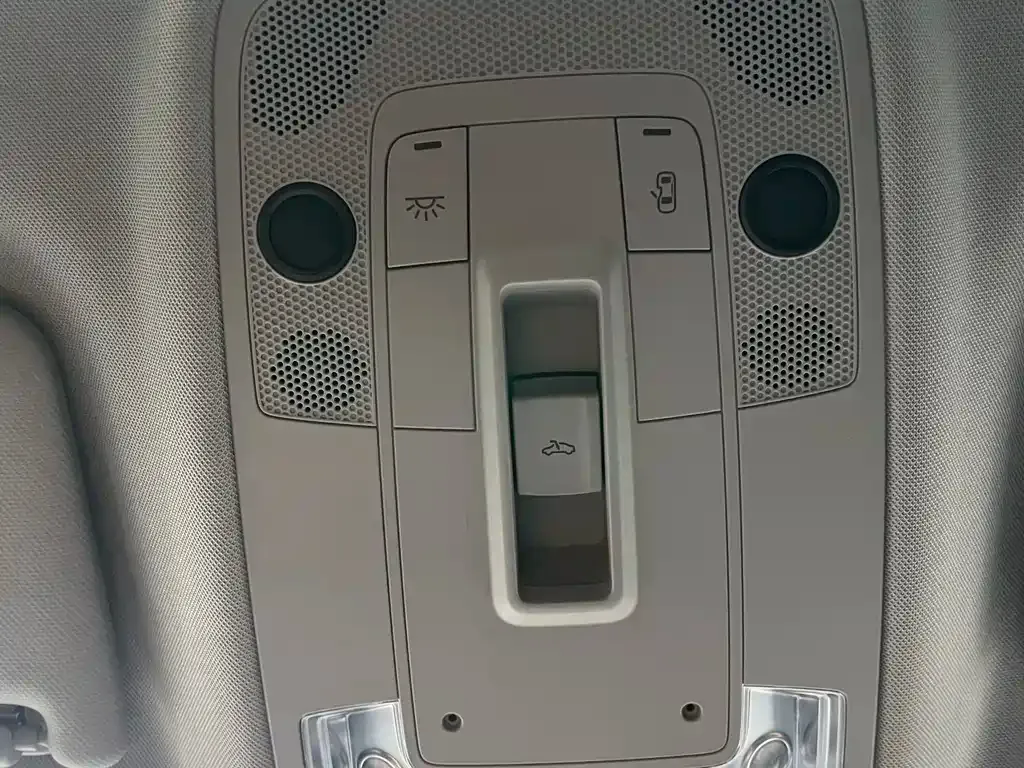 Audi Q2L 2023 из CN, фото 6