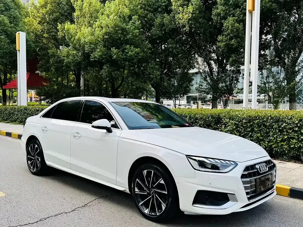 Audi A4L 2022 из CN, фото 7