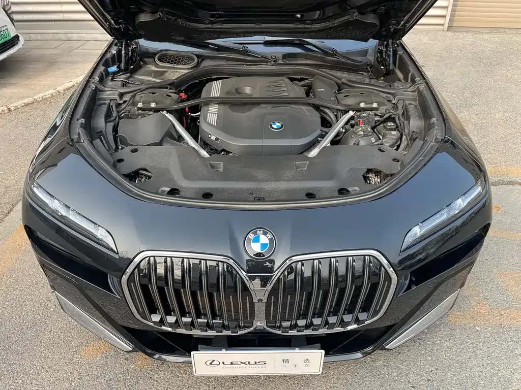 BMW 7 Series — фото 4