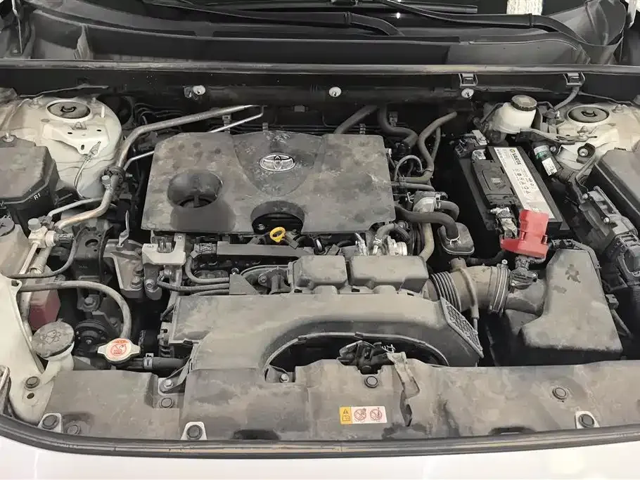 Toyota RAV4 — фото 7
