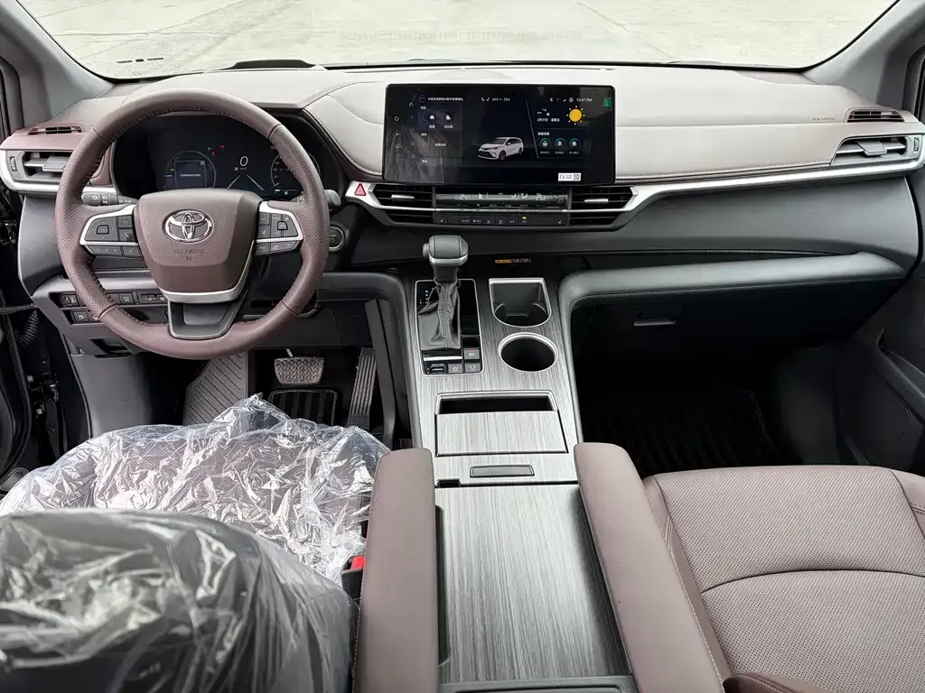 Toyota Granvia — фото 8