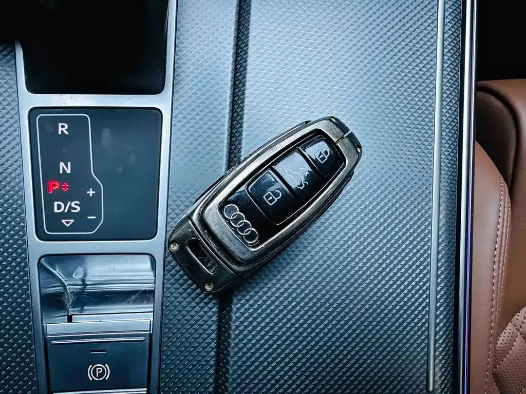 Audi A6L 2025 из CN, фото 9