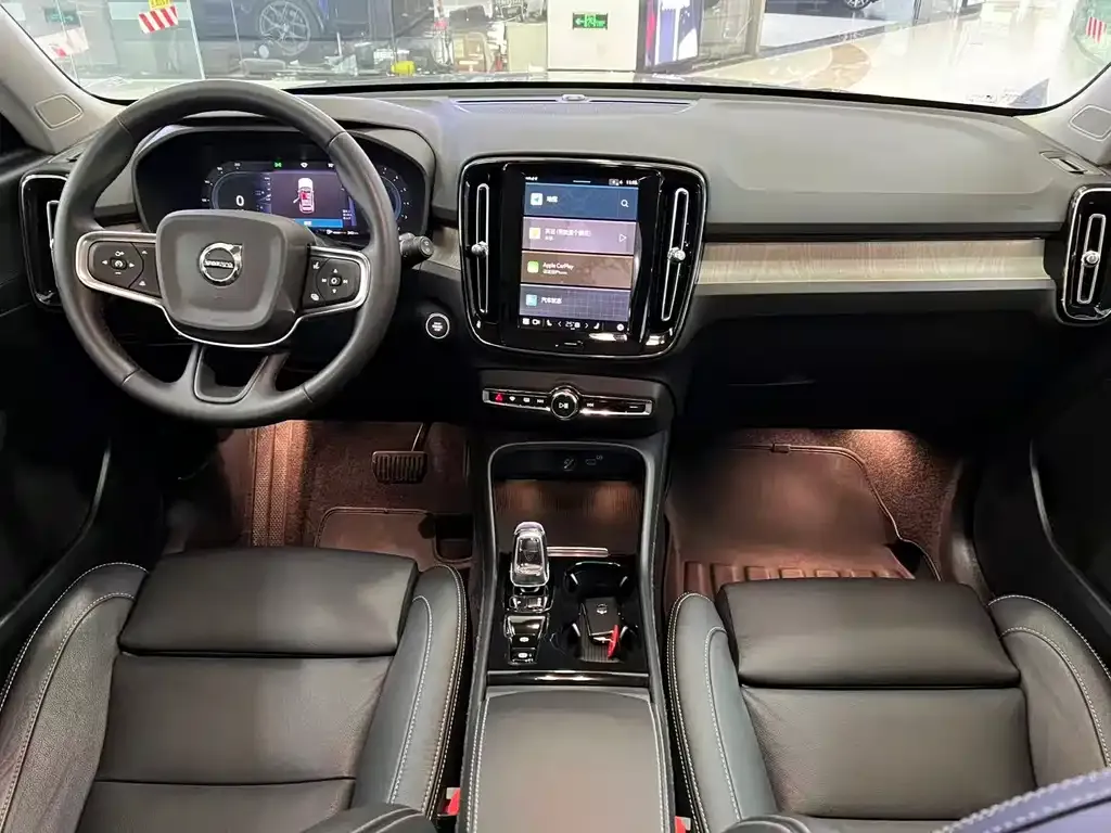 Volvo XC40 2024 из CN, фото 8