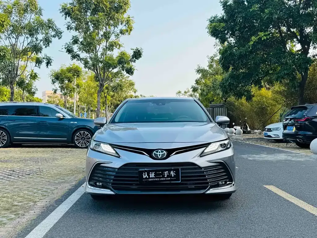 Toyota Camry — фото 9