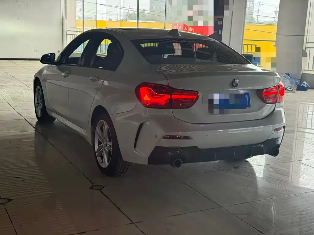 BMW 1 Series 2021 из CN, фото 2