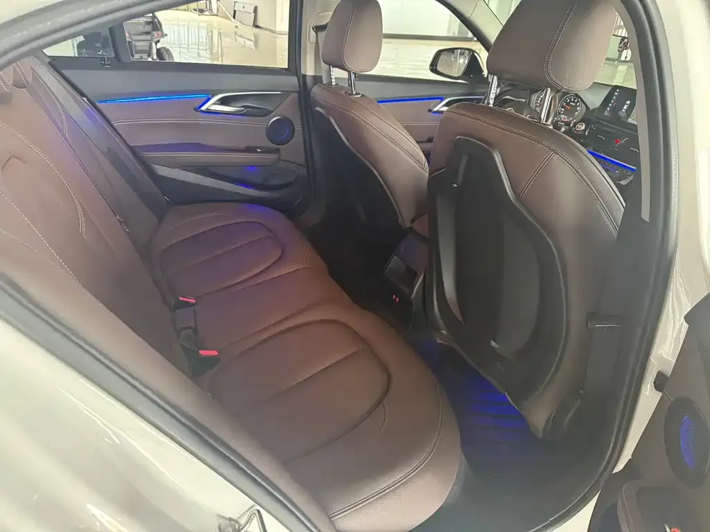 BMW 1 Series 2021 из CN, фото 6