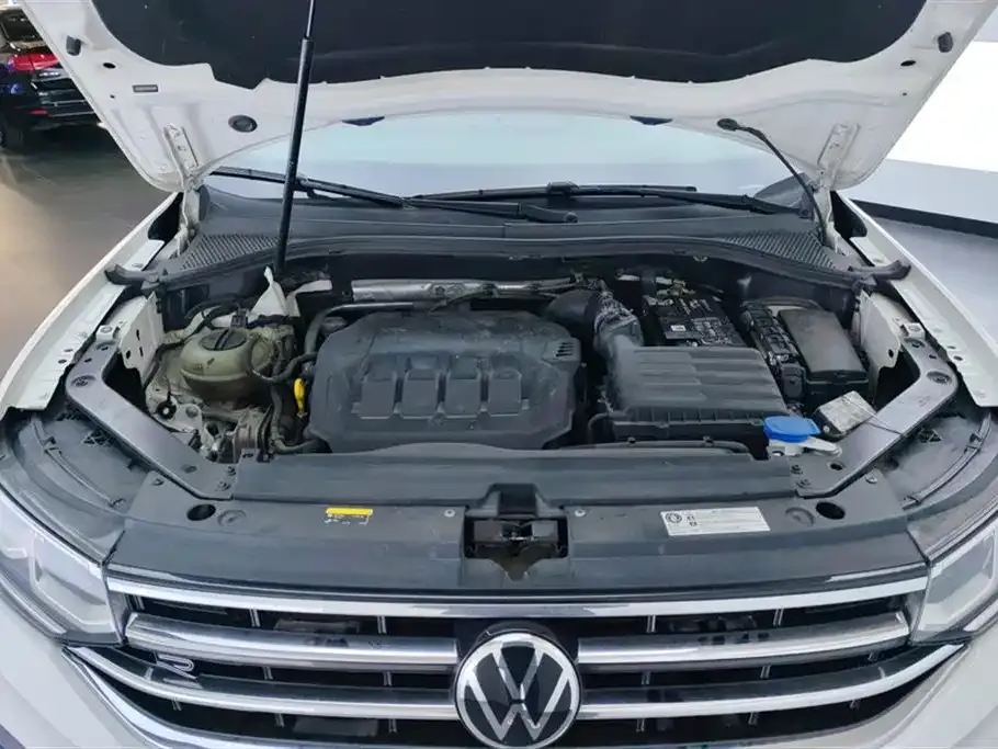 Volkswagen Tiguan L — фото 4