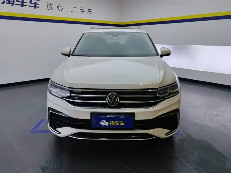 Volkswagen Tiguan L — фото 9