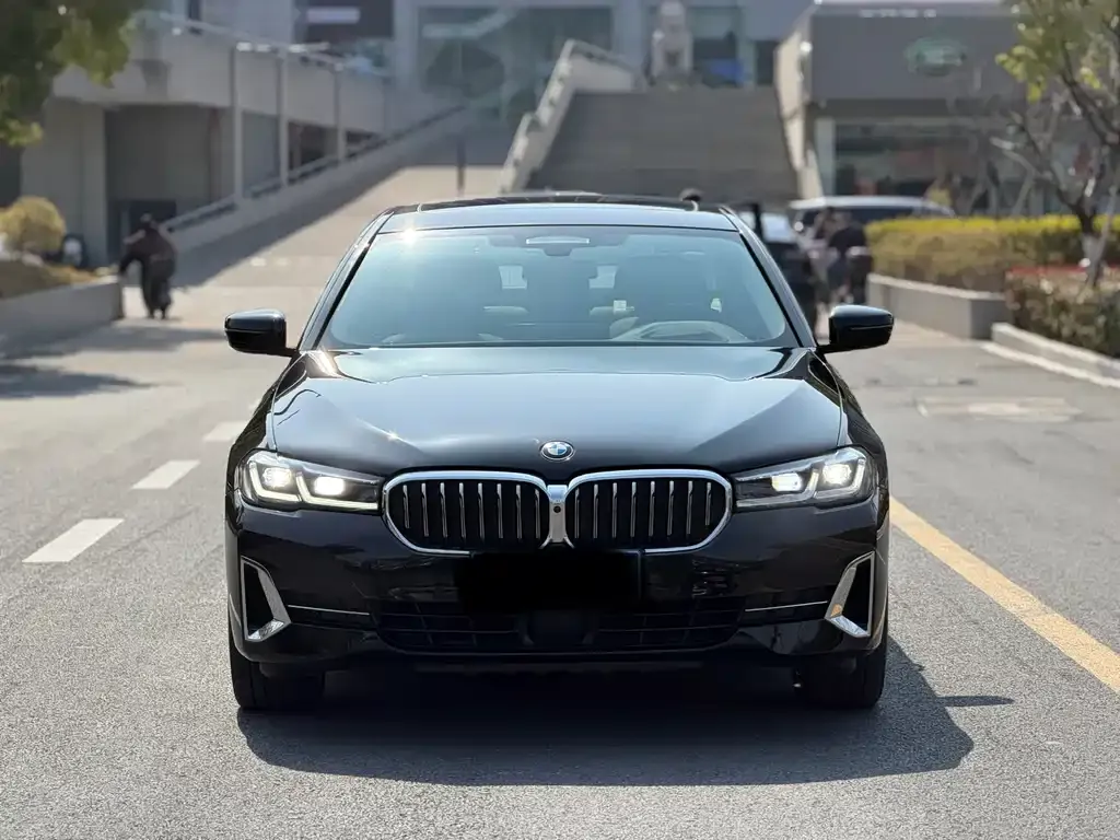 BMW 5 Series — фото 10