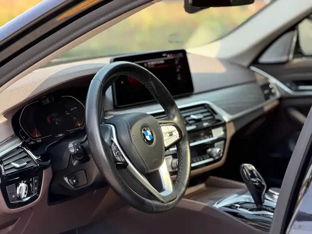 BMW 5 Series — фото 3