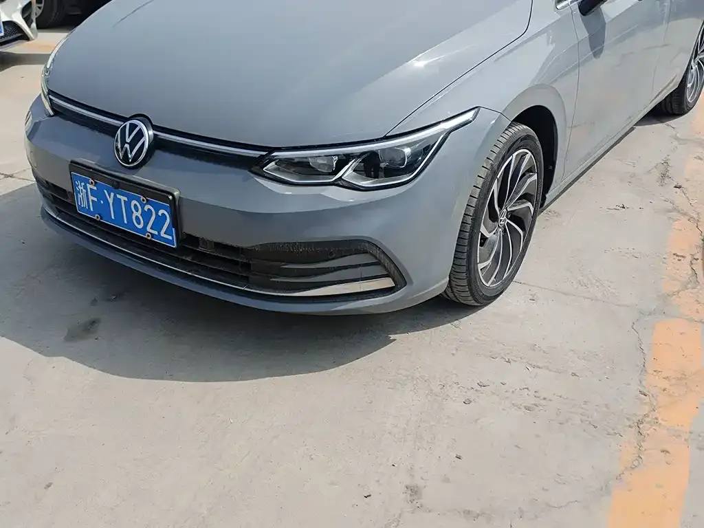 Volkswagen Golf 2023 из CN, фото 2